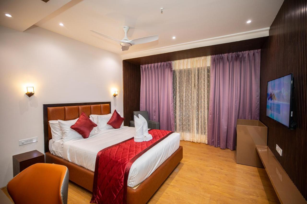 Hotel Silver Cle Hyderabad Bagian luar foto