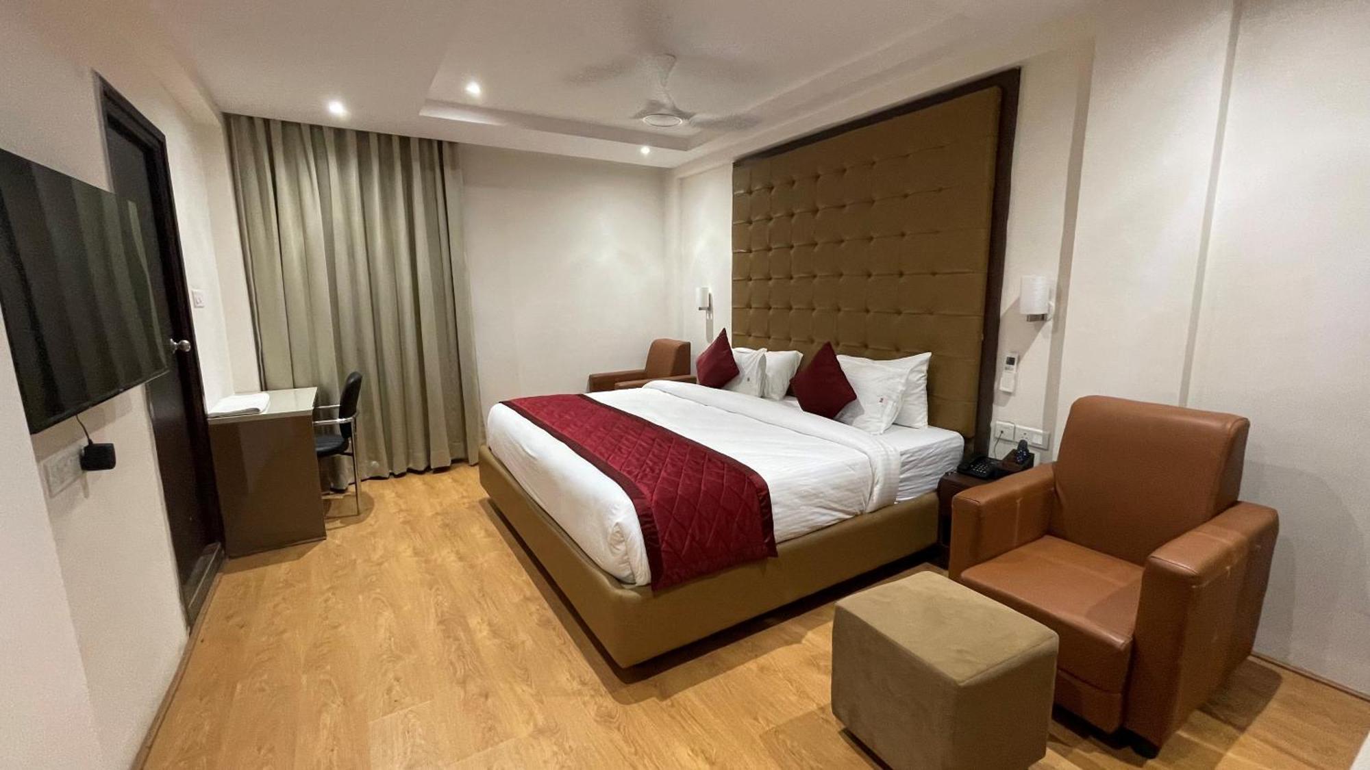 Hotel Silver Cle Hyderabad Bagian luar foto