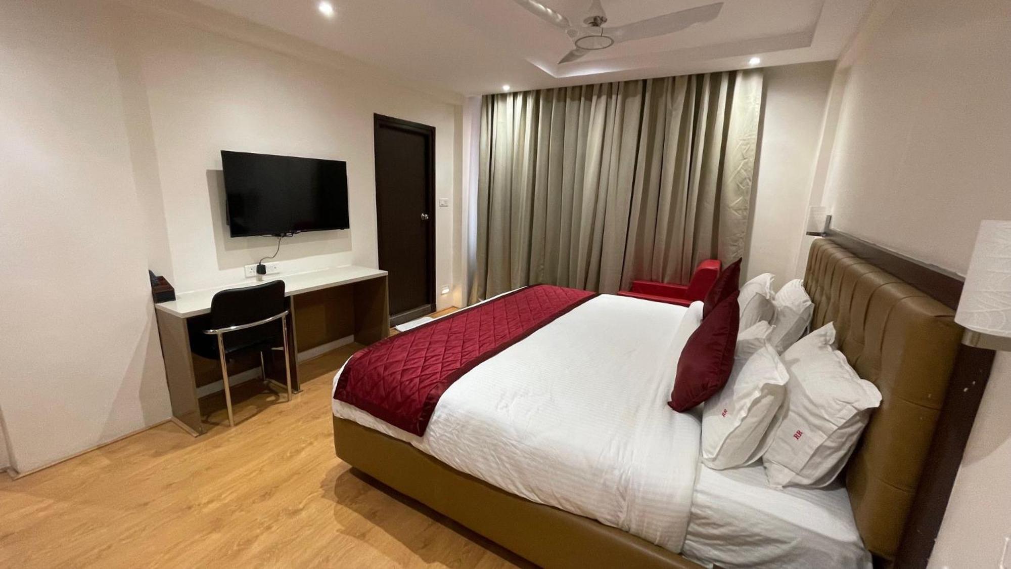 Hotel Silver Cle Hyderabad Bagian luar foto